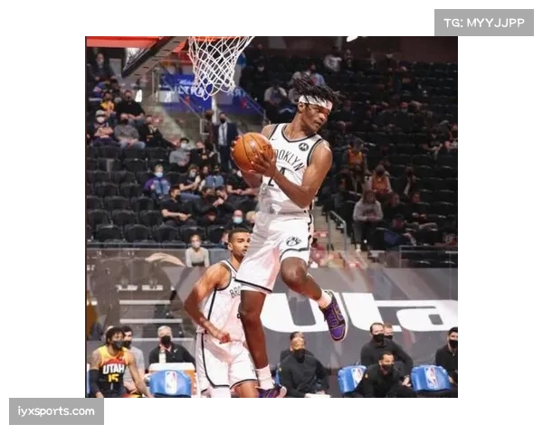 阿利兹·约翰逊策应能力初显，深圳队进攻流畅性因此改善